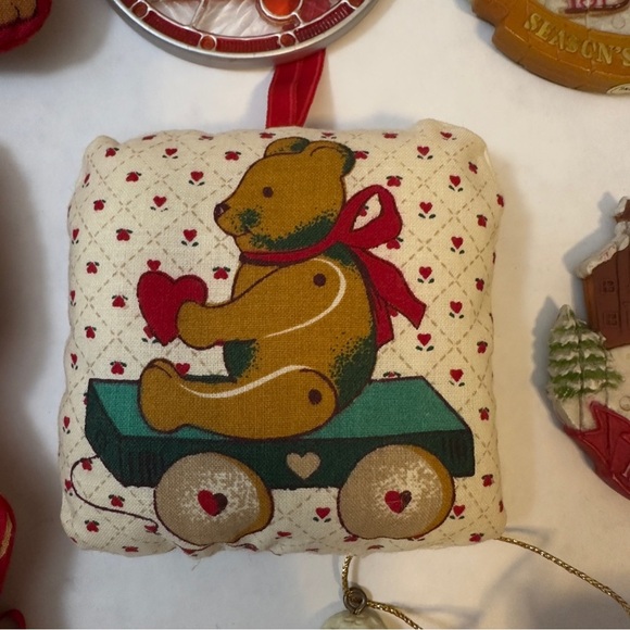 Vintage Mixed Lot of 15 Cloth Fabric Christmas Tree Ornaments - Handmade
Stuffed - Picture 3 of 11